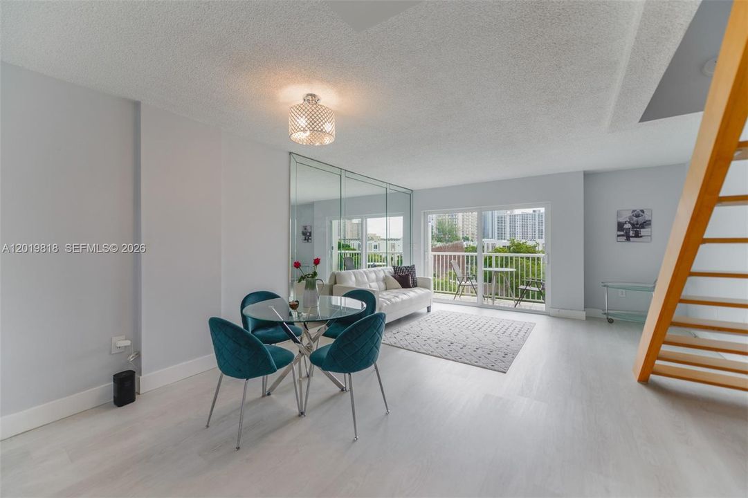 En Venta: $298,000 (1 camas, 1 baños, 930 Pies cuadrados)