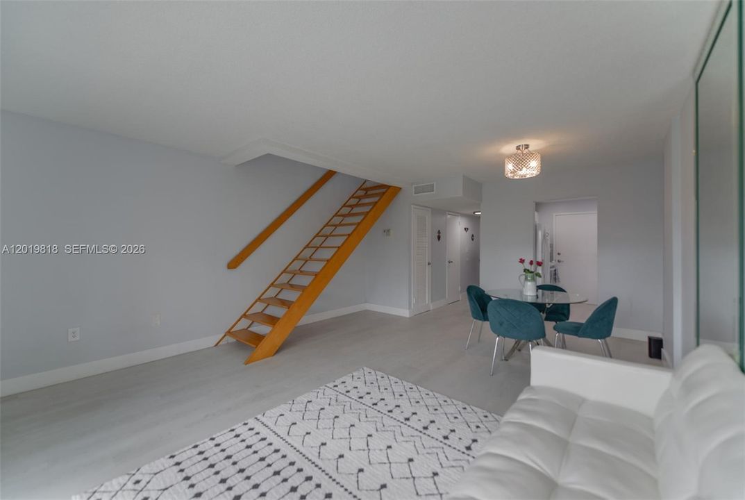 En Venta: $298,000 (1 camas, 1 baños, 930 Pies cuadrados)