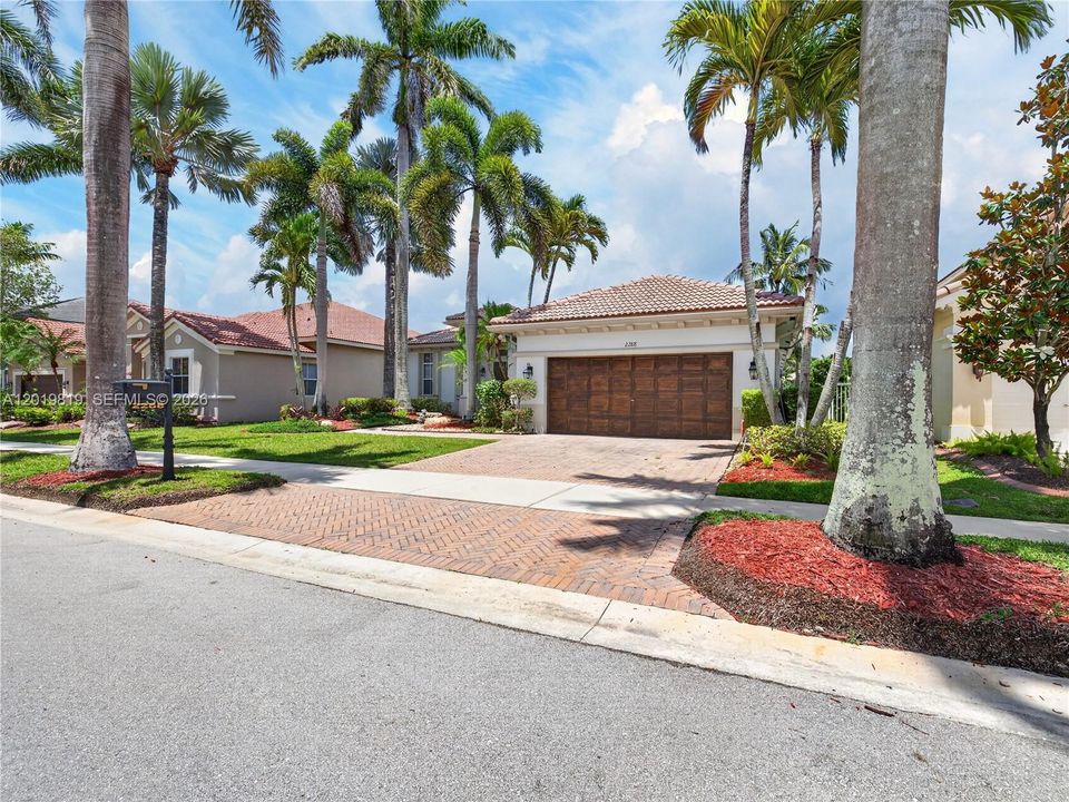 For Sale: $1,199,900 (4 beds, 2 baths, 2674 Square Feet)
