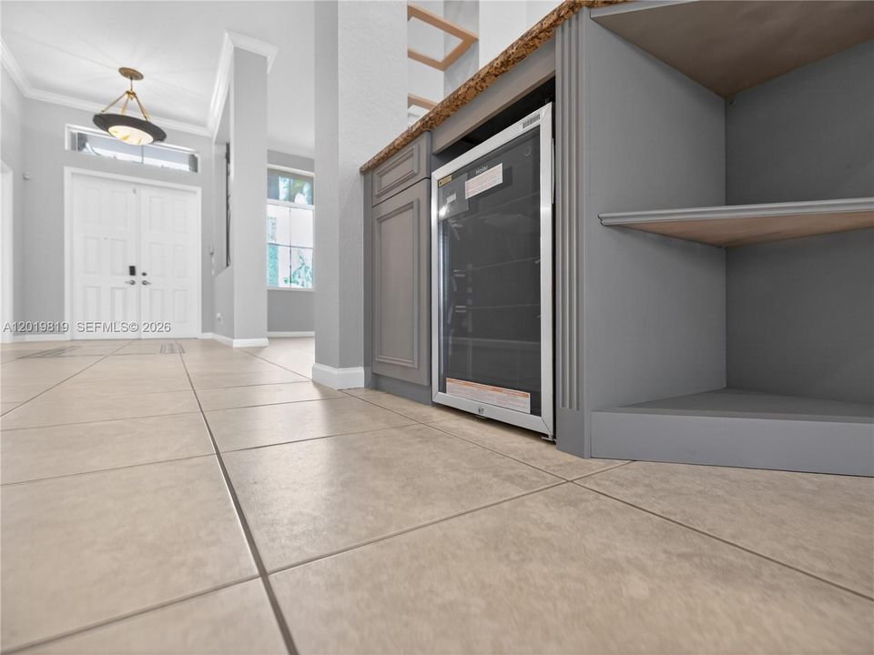 For Sale: $1,199,900 (4 beds, 2 baths, 2674 Square Feet)