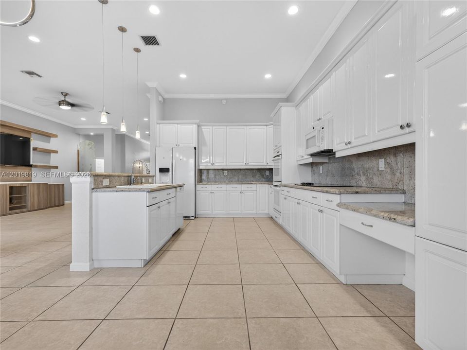 For Sale: $1,199,900 (4 beds, 2 baths, 2674 Square Feet)
