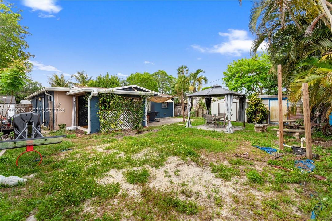 For Sale: $499,000 (3 beds, 2 baths, 1200 Square Feet)