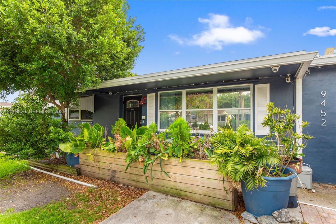 For Sale: $499,000 (3 beds, 2 baths, 1200 Square Feet)