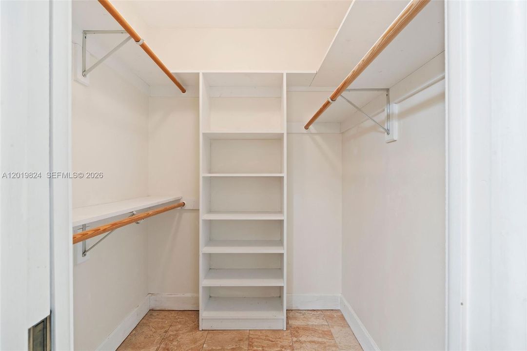 В аренду: $4,000 (3 спален, 2 ванн, 1686 Квадратных фут)