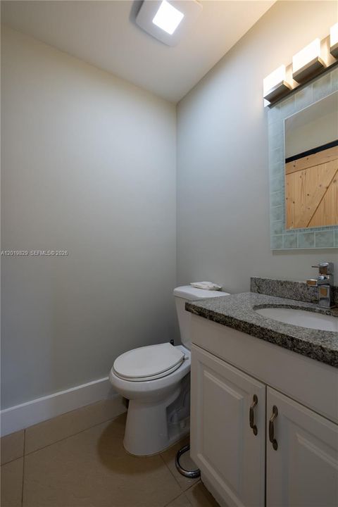 For Sale: $259,000 (2 beds, 1 baths, 986 Square Feet)