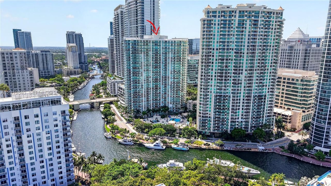 For Sale: $640,000 (2 beds, 2 baths, 1080 Square Feet)