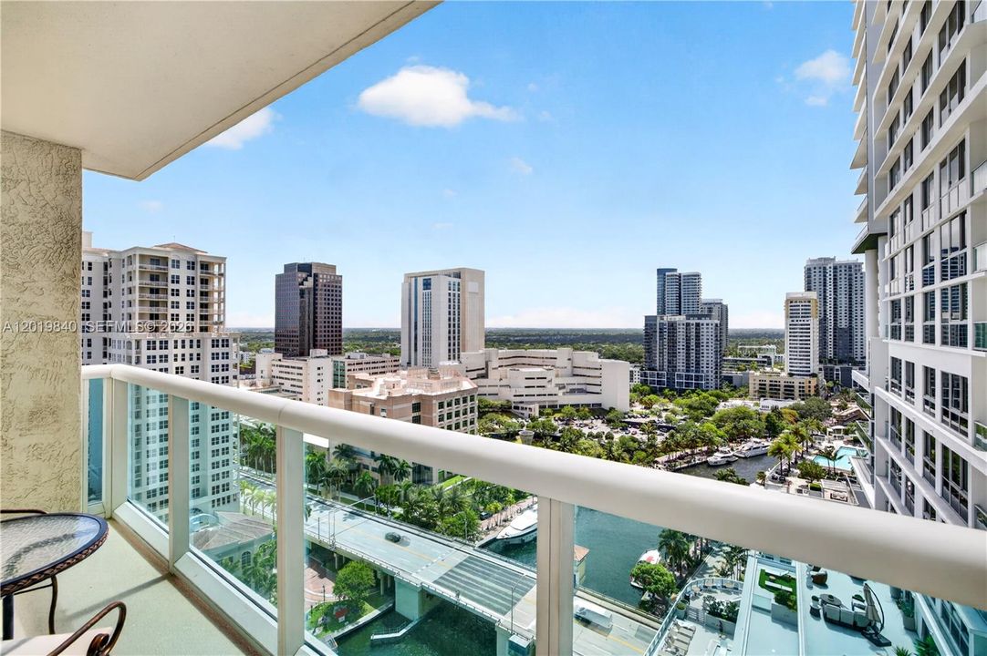 For Sale: $640,000 (2 beds, 2 baths, 1080 Square Feet)
