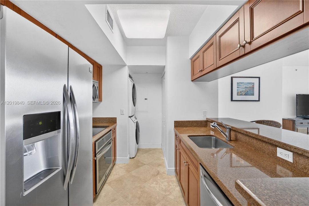 For Sale: $640,000 (2 beds, 2 baths, 1080 Square Feet)