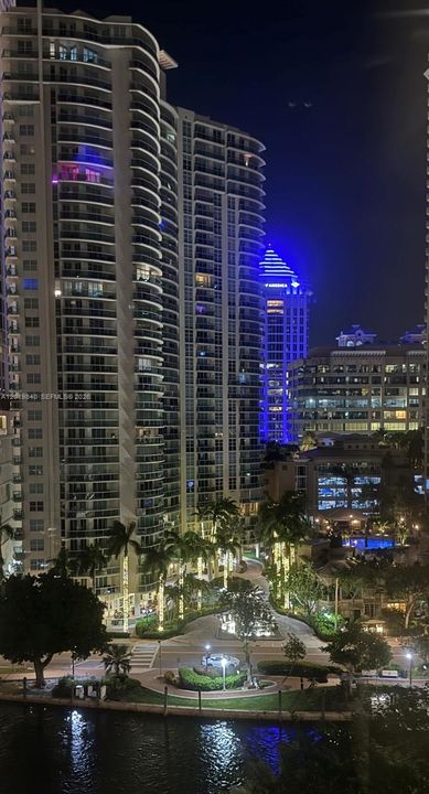 For Sale: $640,000 (2 beds, 2 baths, 1080 Square Feet)