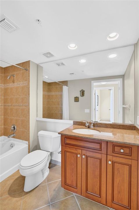 For Sale: $640,000 (2 beds, 2 baths, 1080 Square Feet)