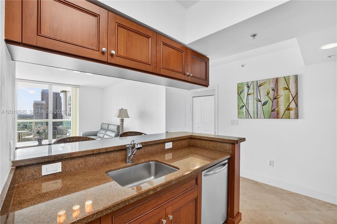 For Sale: $640,000 (2 beds, 2 baths, 1080 Square Feet)