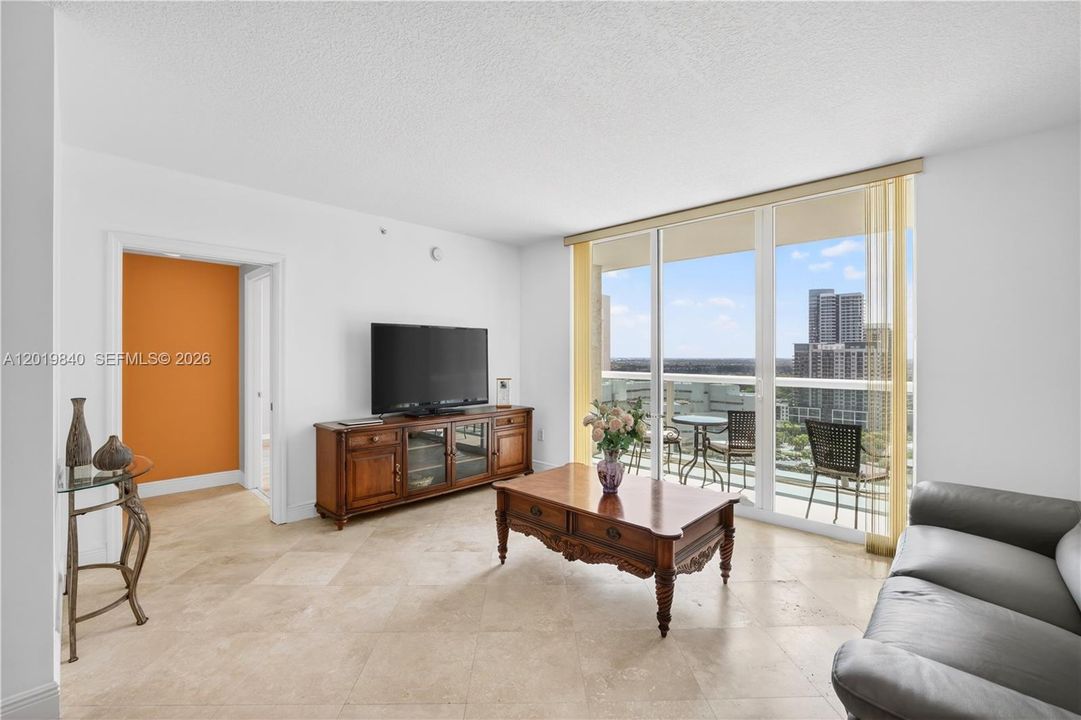 For Sale: $640,000 (2 beds, 2 baths, 1080 Square Feet)