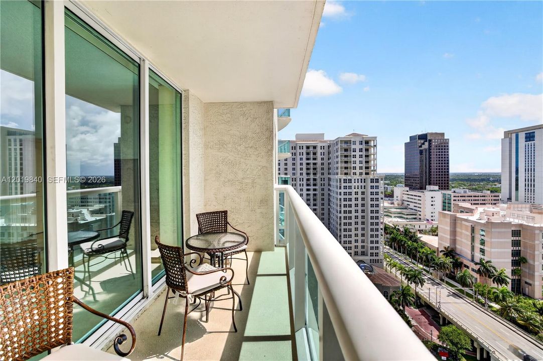 For Sale: $640,000 (2 beds, 2 baths, 1080 Square Feet)