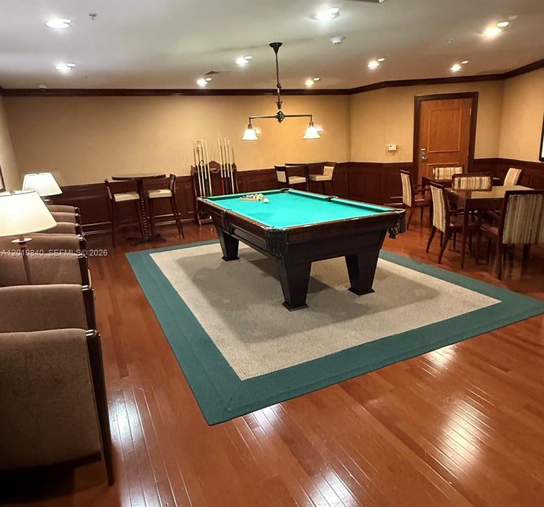 For Sale: $640,000 (2 beds, 2 baths, 1080 Square Feet)