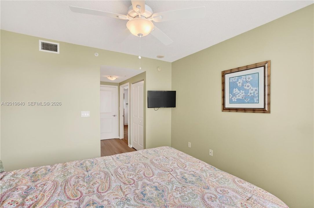 For Sale: $640,000 (2 beds, 2 baths, 1080 Square Feet)