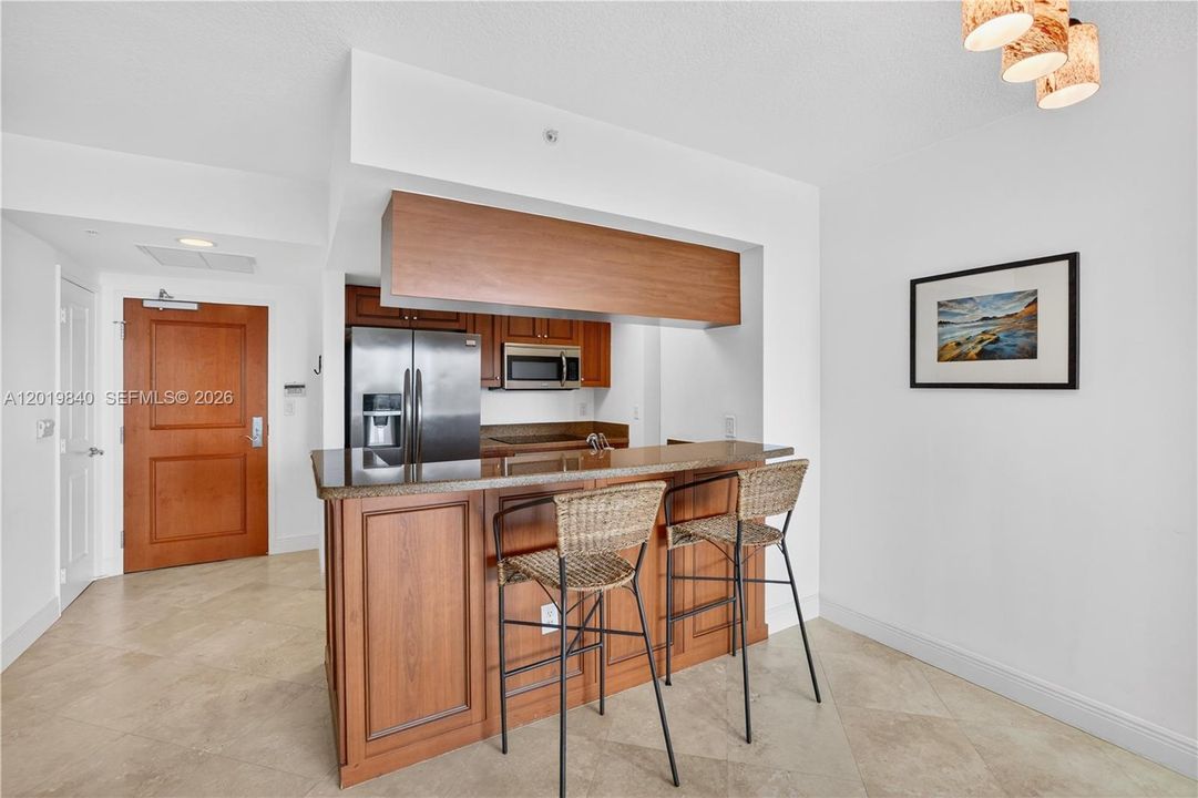 For Sale: $640,000 (2 beds, 2 baths, 1080 Square Feet)