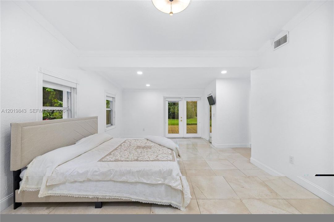 En Renta: $16,500 (4 camas, 2 baños, 3685 Pies cuadrados)