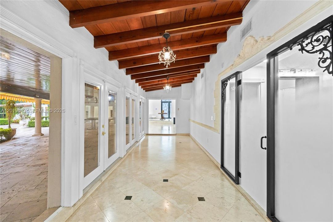 En Renta: $16,500 (4 camas, 2 baños, 3685 Pies cuadrados)