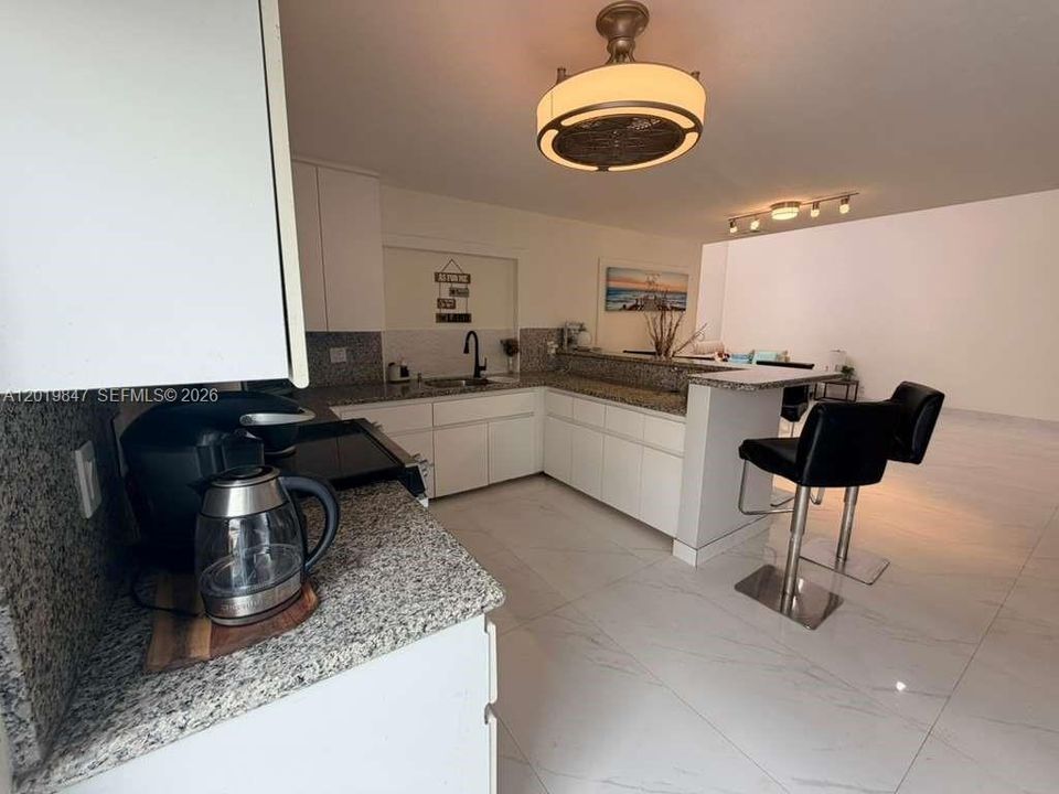 En Renta: $3,300 (3 camas, 1 baños, 2023 Pies cuadrados)
