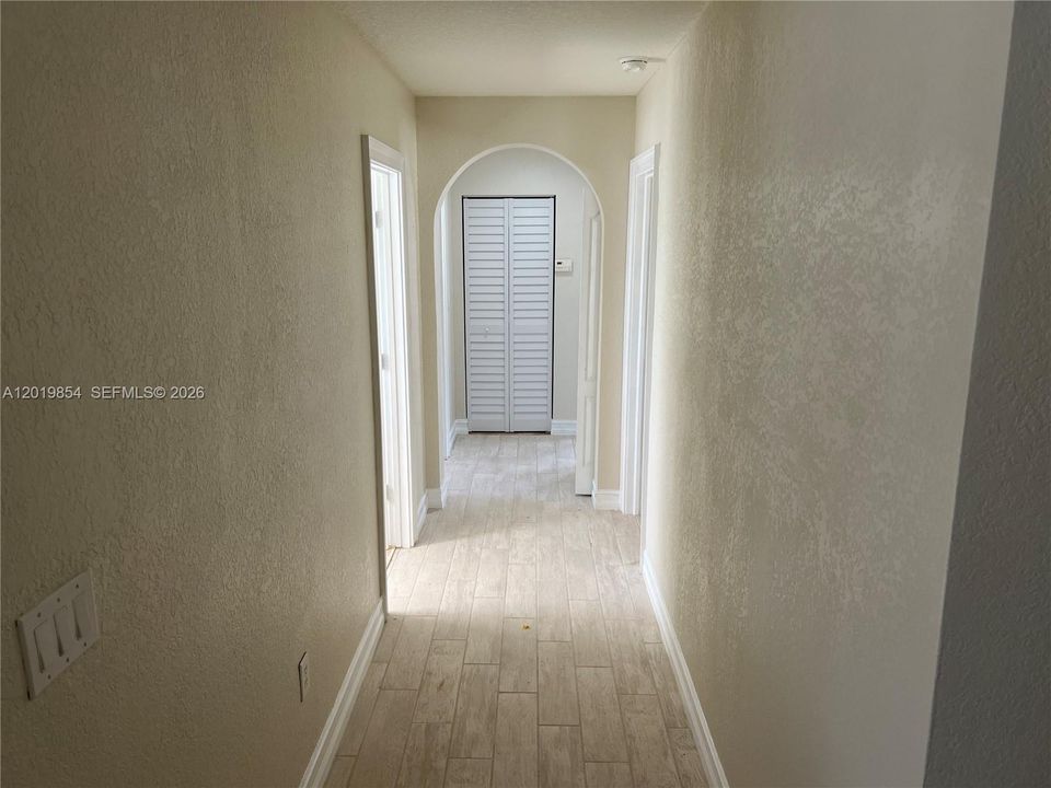 На продажу: $499,900 (4 спален, 2 ванн, 2940 Квадратных фут)