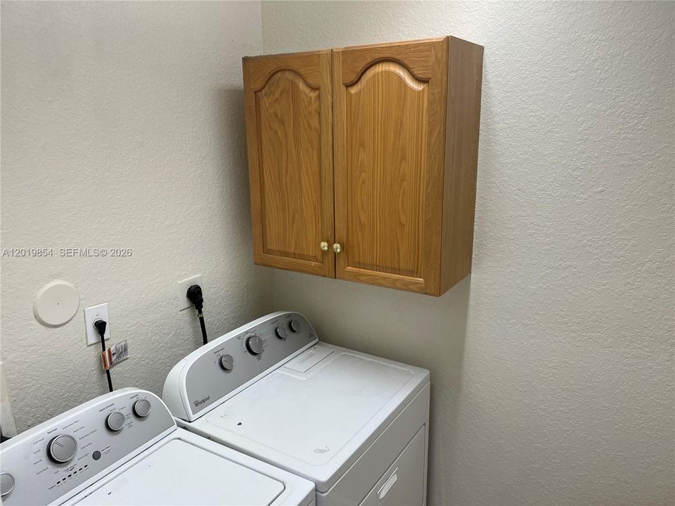 На продажу: $499,900 (4 спален, 2 ванн, 2940 Квадратных фут)