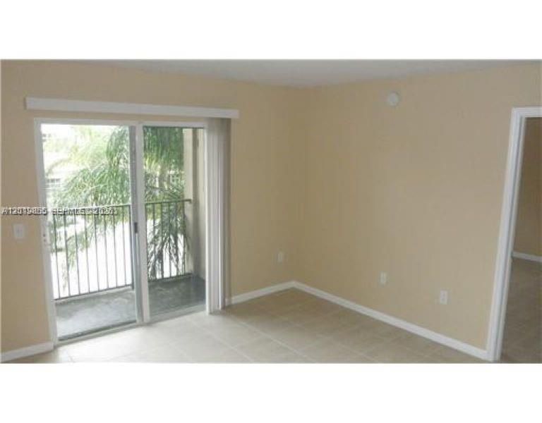 For Rent: $1,665 (1 beds, 1 baths, 650 Square Feet)