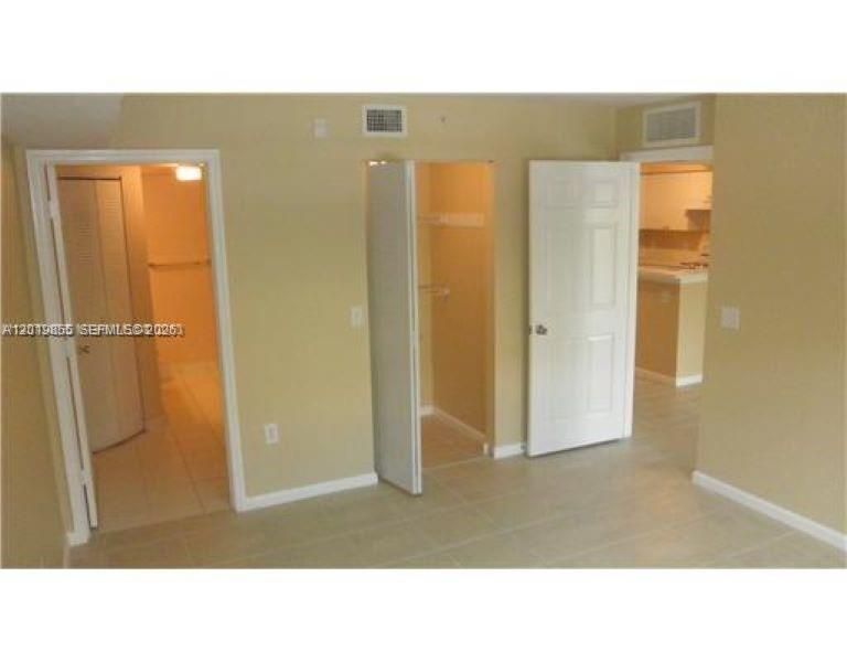 For Rent: $1,665 (1 beds, 1 baths, 650 Square Feet)