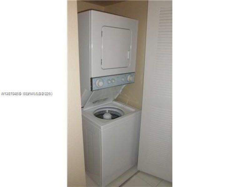 For Rent: $1,665 (1 beds, 1 baths, 650 Square Feet)