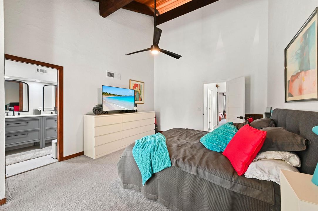 19 Bedroom 02