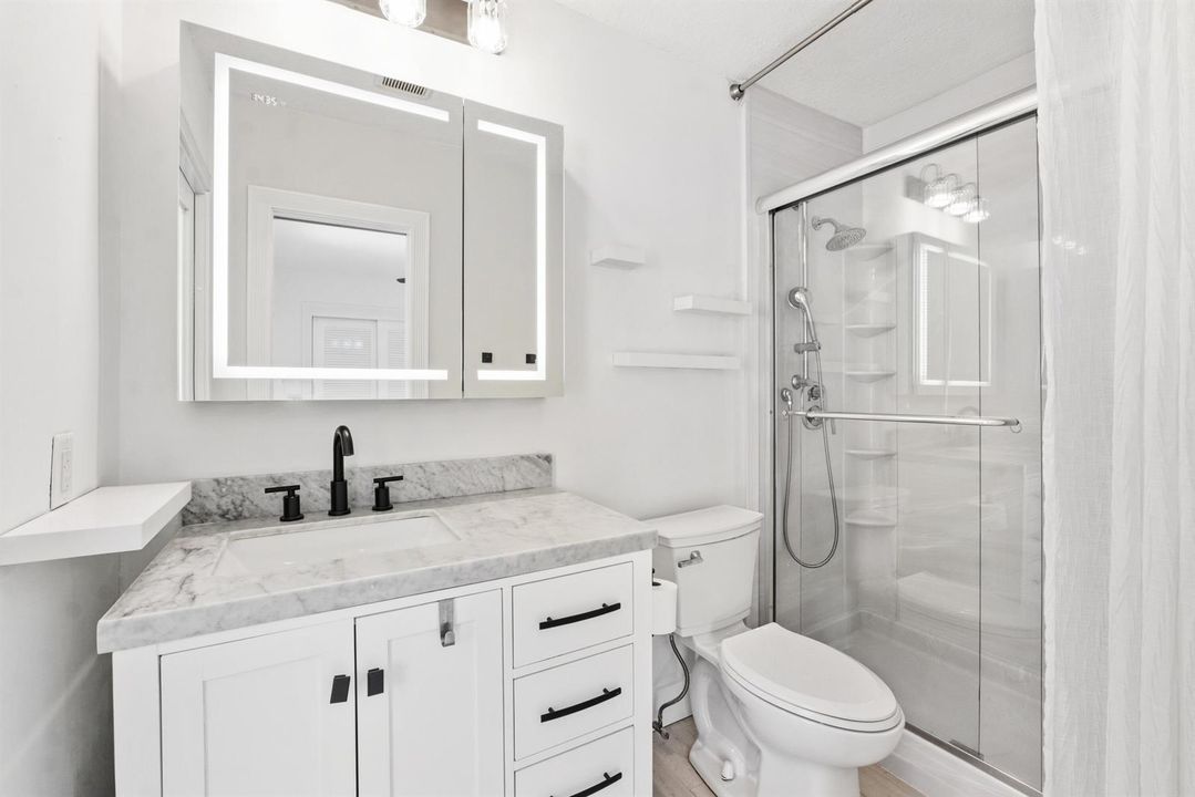 5900 Bayview Dr_018