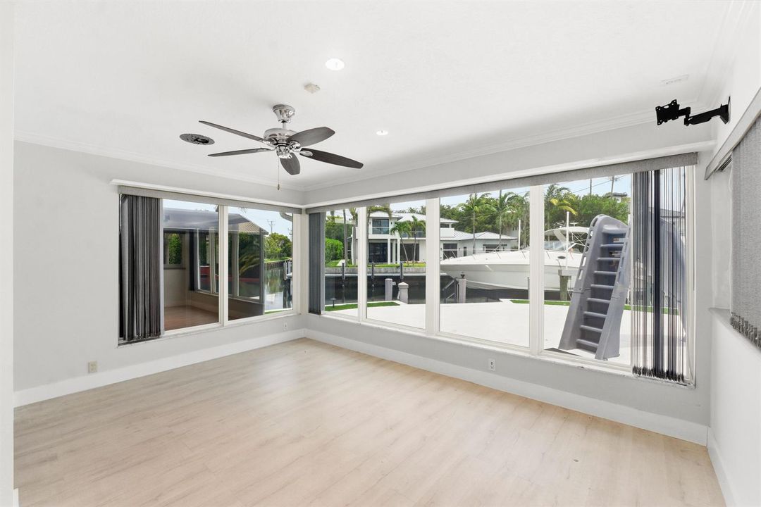 5900 Bayview Dr_015