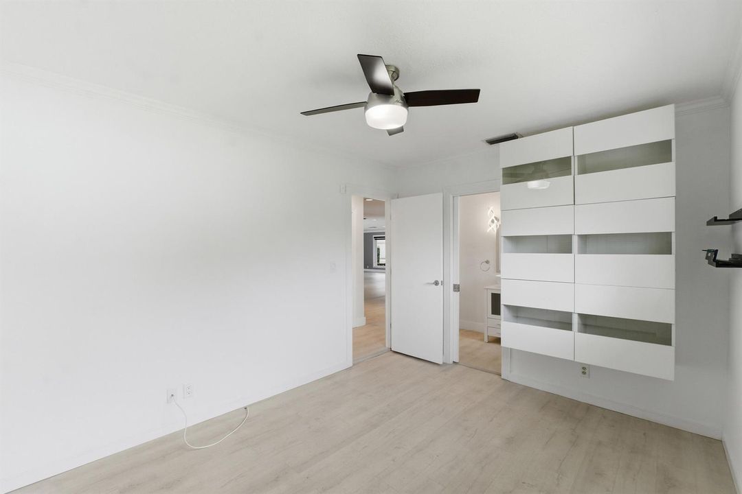 5900 Bayview Dr_021