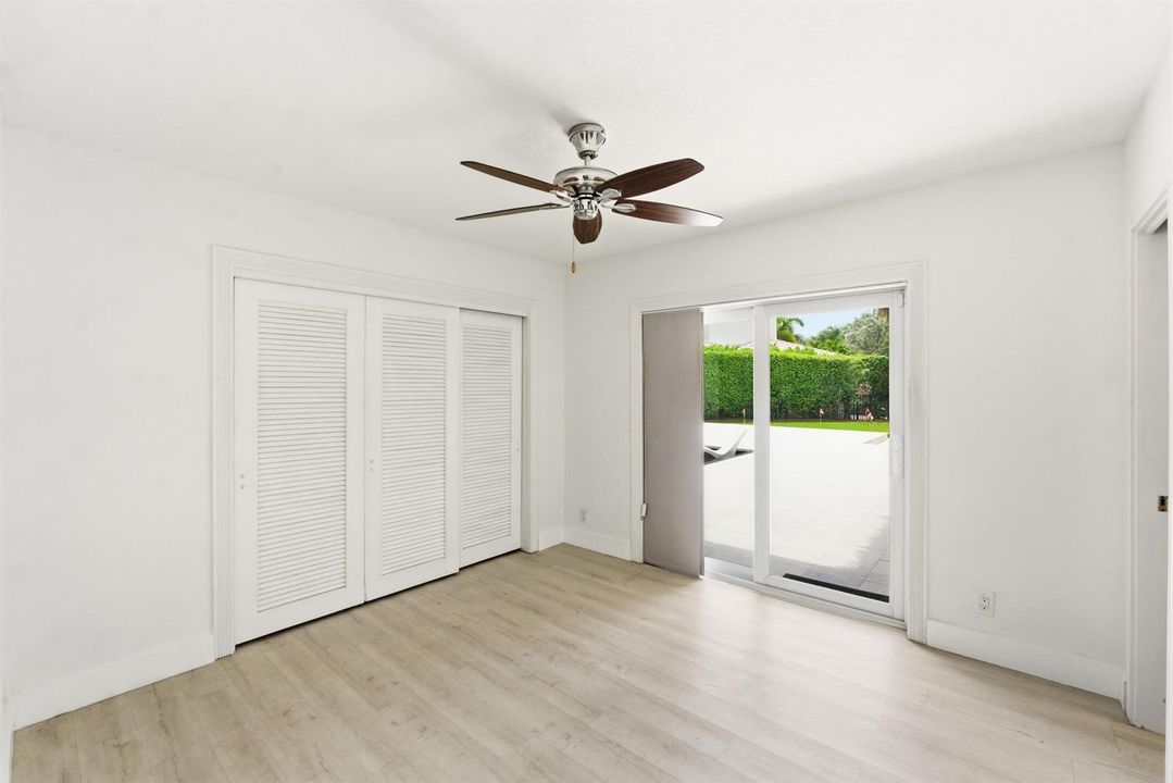 5900 Bayview Dr_017
