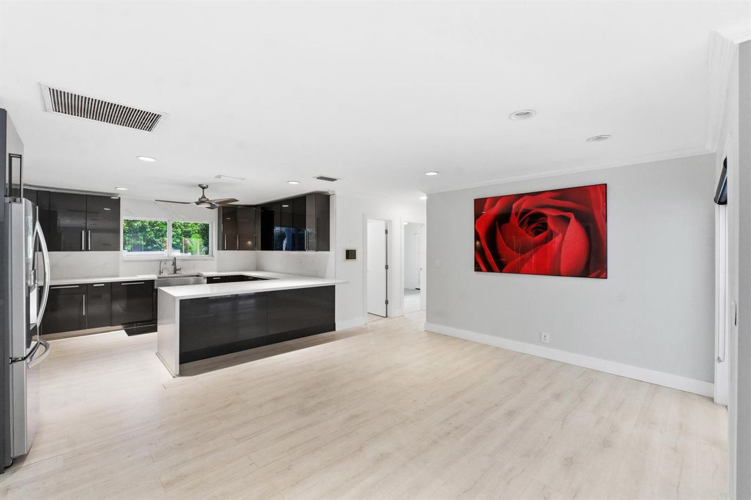 5900 Bayview Dr_027