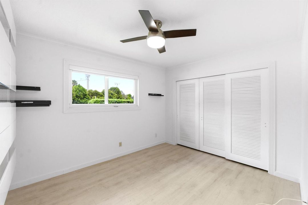 5900 Bayview Dr_020