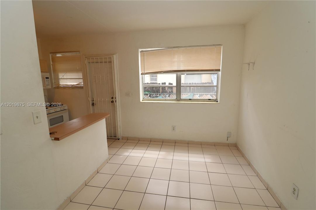 Activo con contrato: $2,200 (2 camas, 2 baños, 1182 Pies cuadrados)