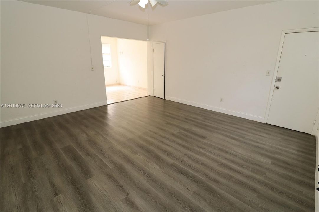 Activo con contrato: $2,200 (2 camas, 2 baños, 1182 Pies cuadrados)