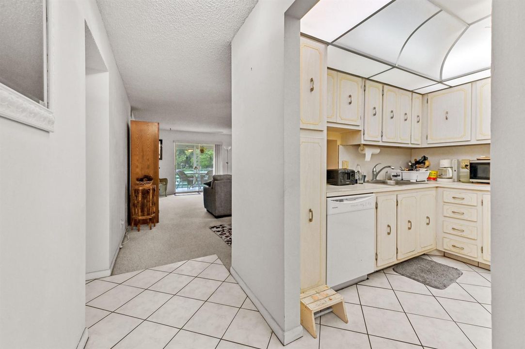 06 Kitchen 01