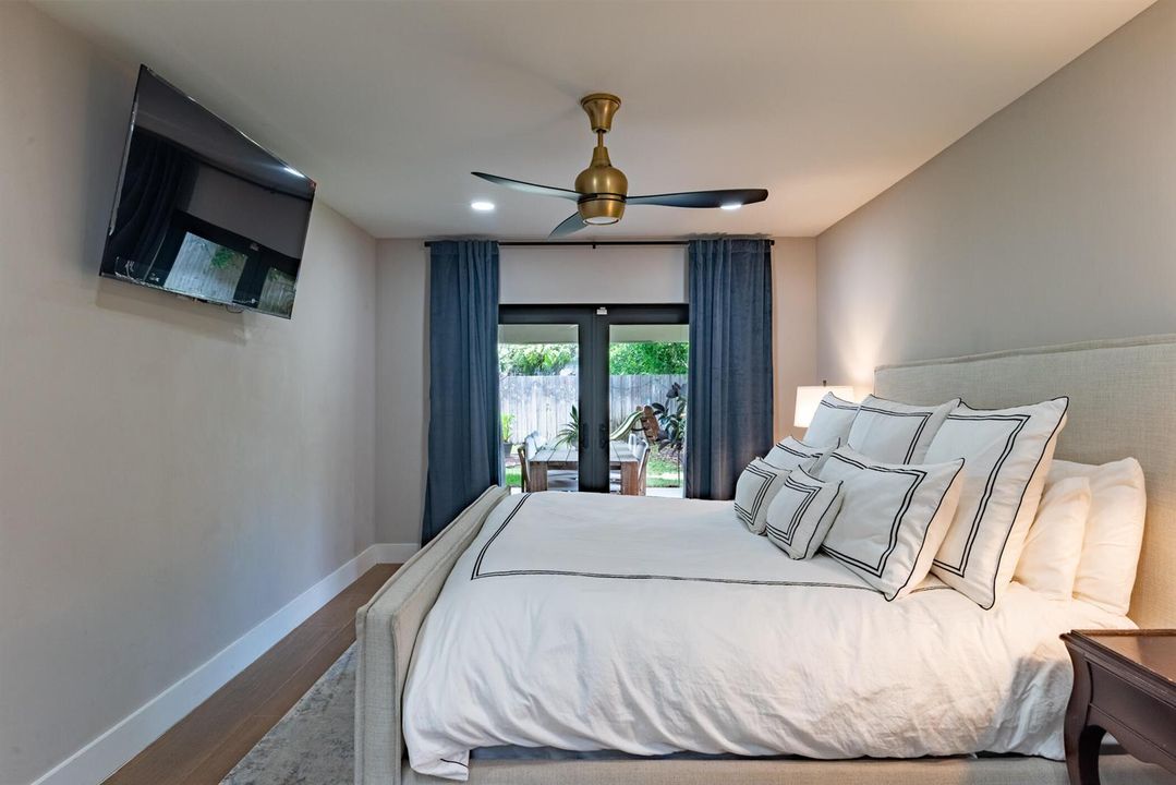 © Clark-335 Franklin Dr-025