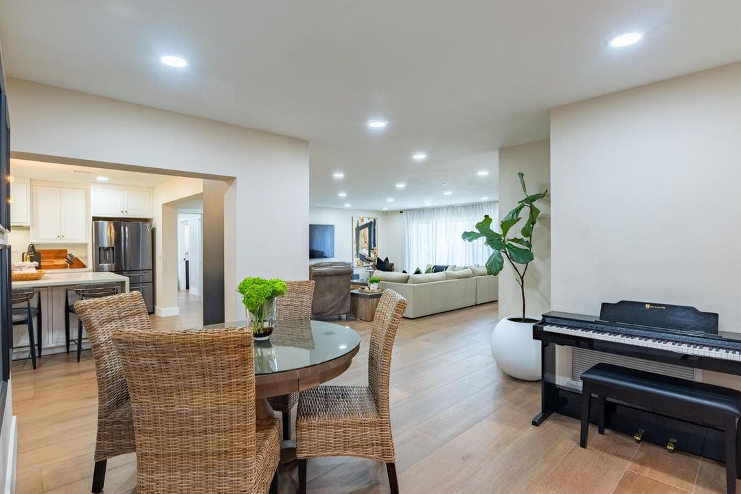 © Clark-335 Franklin Dr-013