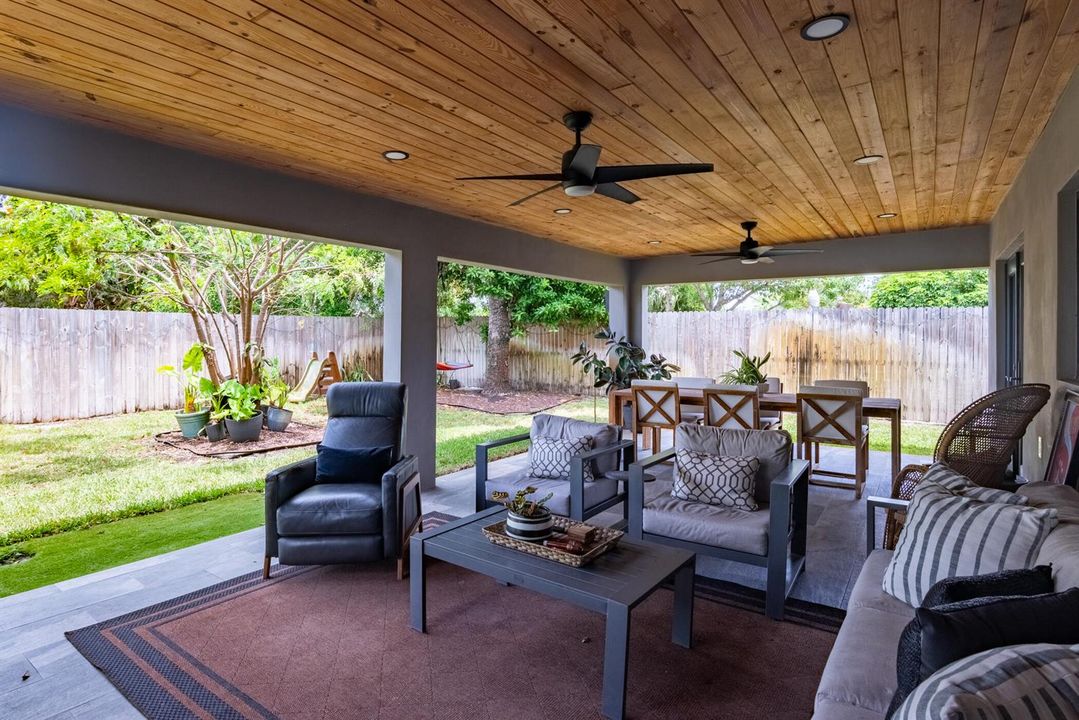 © Clark-335 Franklin Dr-034