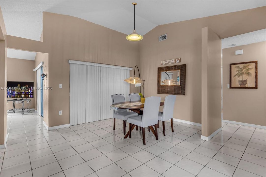 For Sale: $629,900 (3 beds, 2 baths, 1534 Square Feet)