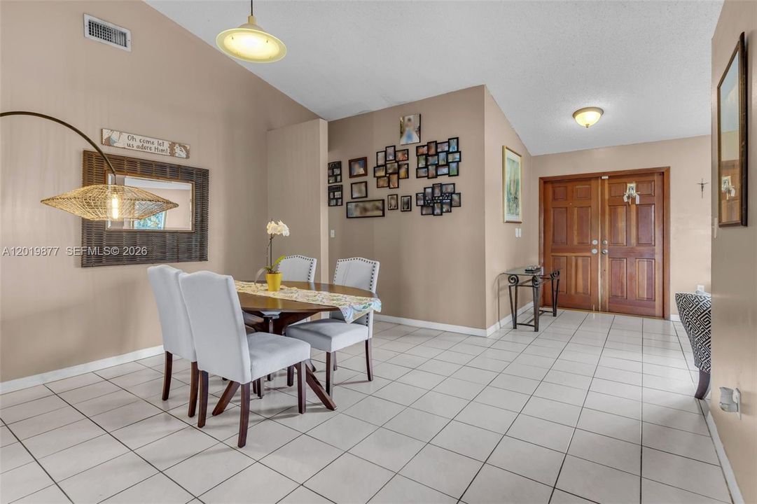For Sale: $629,900 (3 beds, 2 baths, 1534 Square Feet)