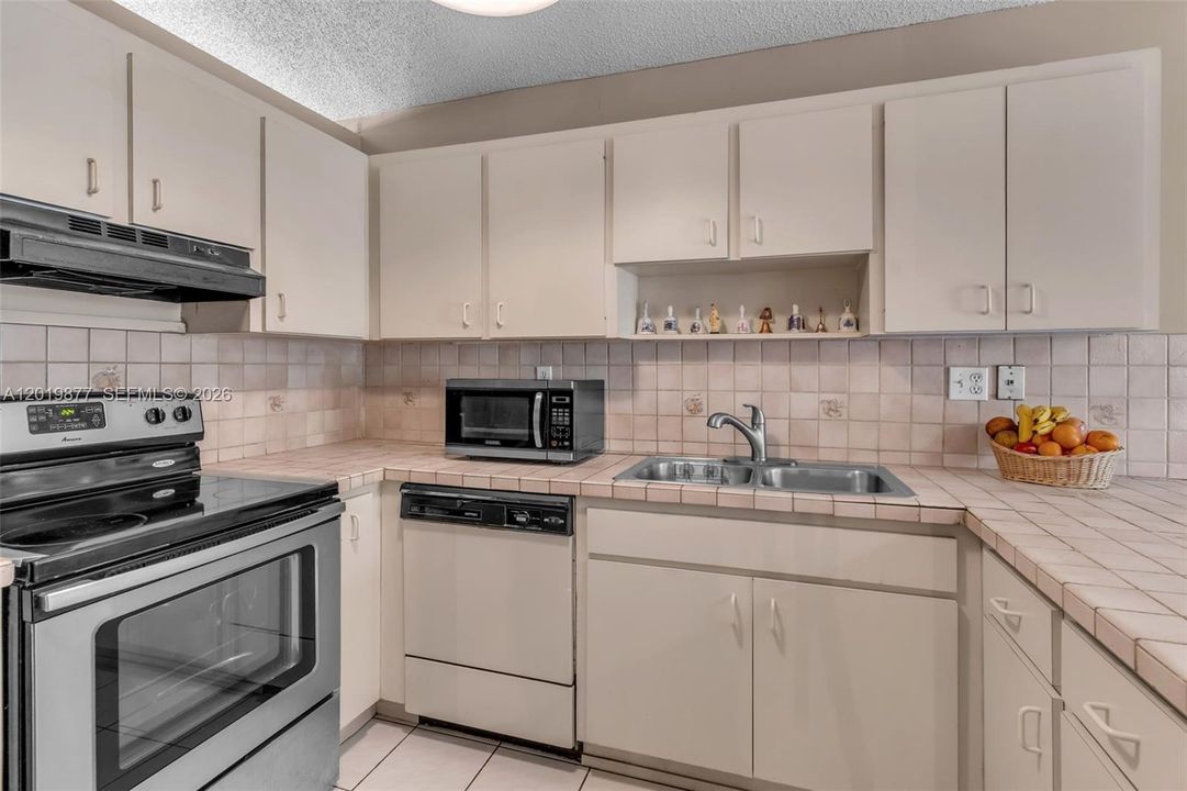 For Sale: $629,900 (3 beds, 2 baths, 1534 Square Feet)