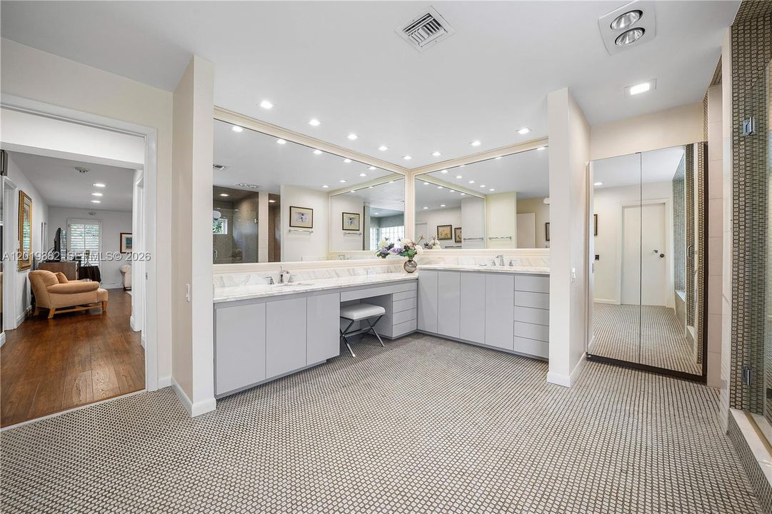 For Sale: $2,600,000 (4 beds, 2 baths, 3583 Square Feet)