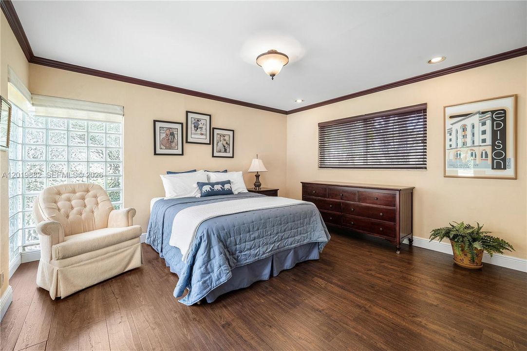 For Sale: $2,600,000 (4 beds, 2 baths, 3583 Square Feet)