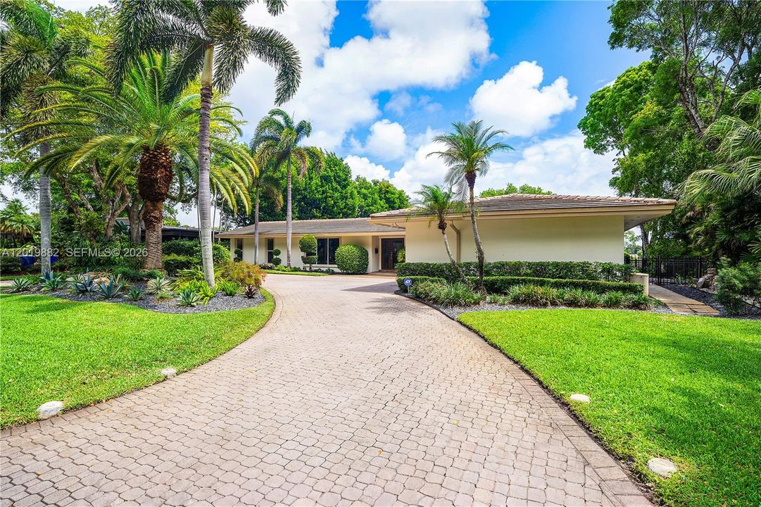 For Sale: $2,600,000 (4 beds, 2 baths, 3583 Square Feet)