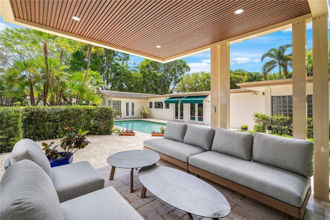 For Sale: $2,600,000 (4 beds, 2 baths, 3583 Square Feet)