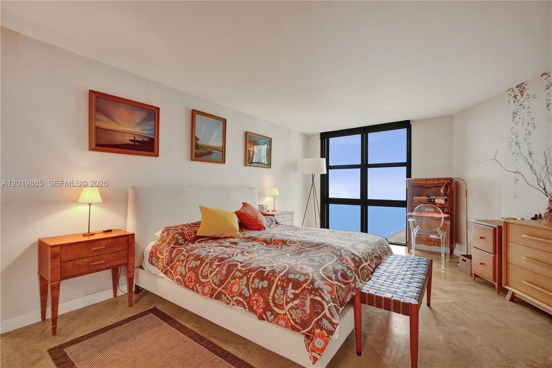 For Sale: $2,895,000 (2 beds, 2 baths, 1782 Square Feet)