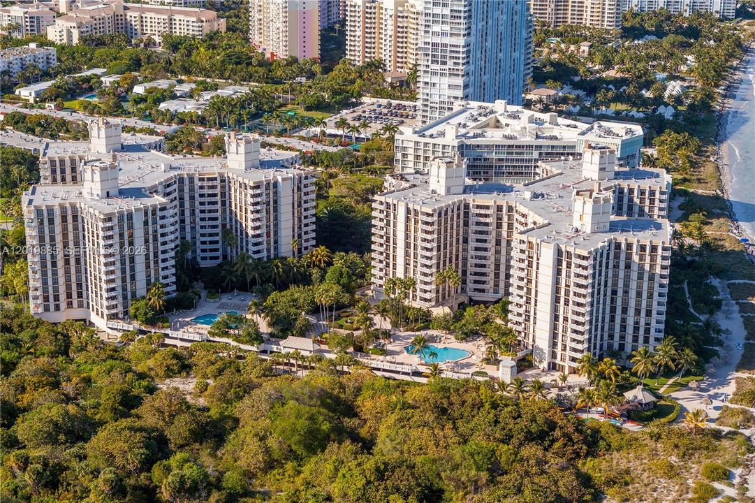 For Sale: $2,895,000 (2 beds, 2 baths, 1782 Square Feet)